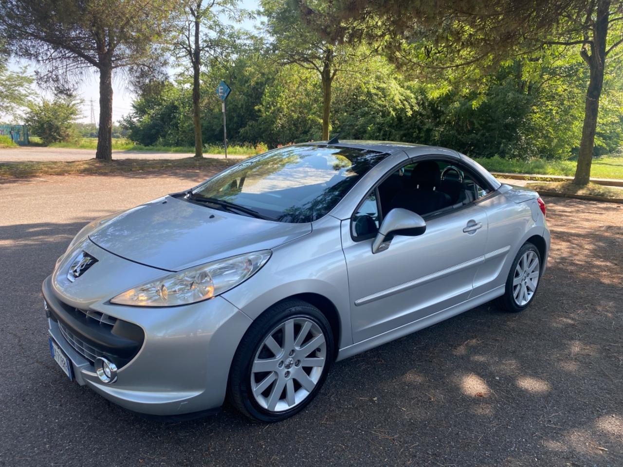 Peugeot 207 1.6 VTi 120CV CC Féline