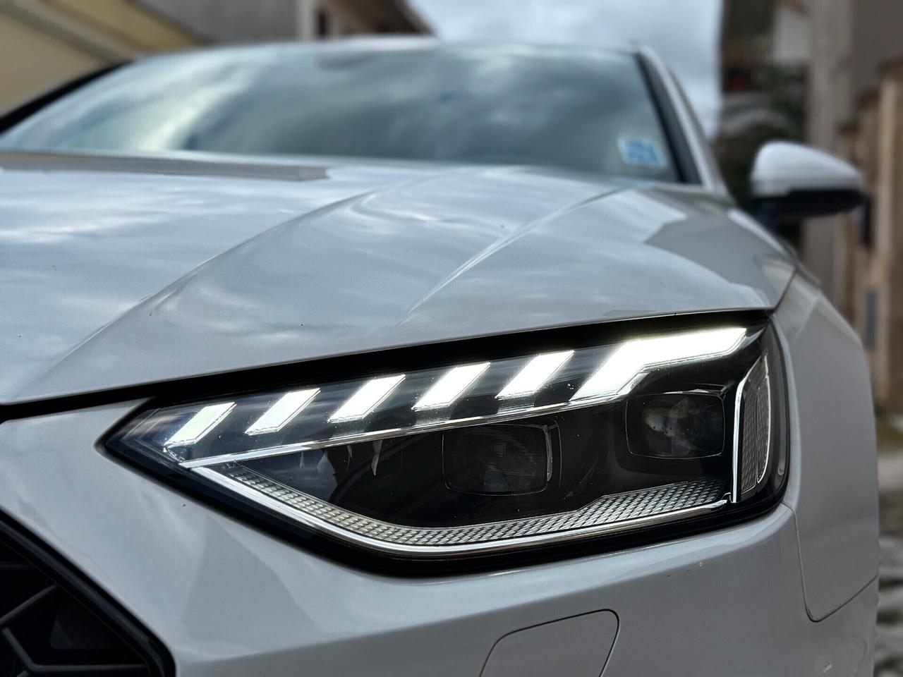 Audi A4 Avant 40 TDI quattro S tronic line edition