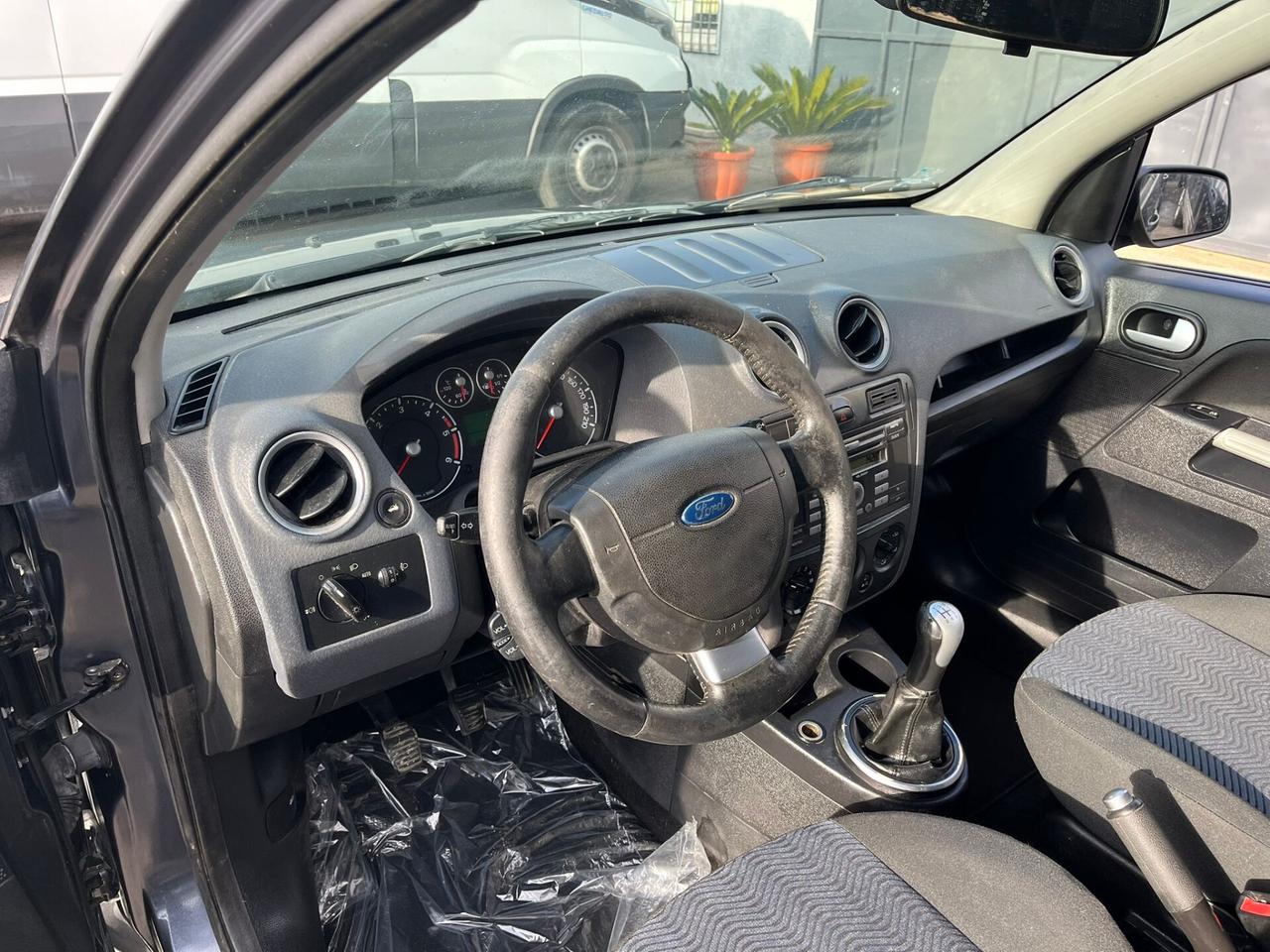 Ford Fusion 1.6 TDCi 5p. Collection