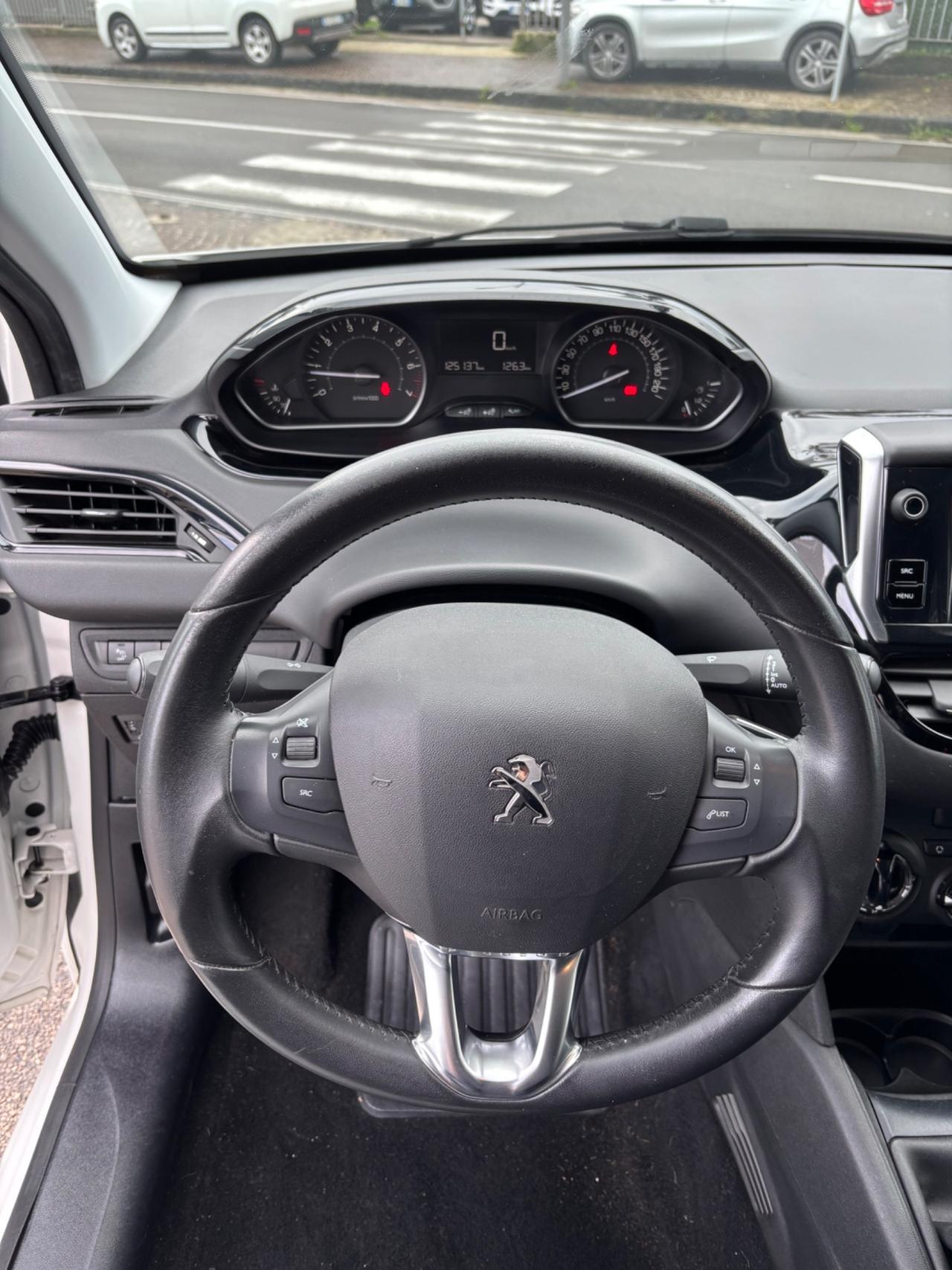 Peugeot 208 PureTech 82 5 porte Allure
