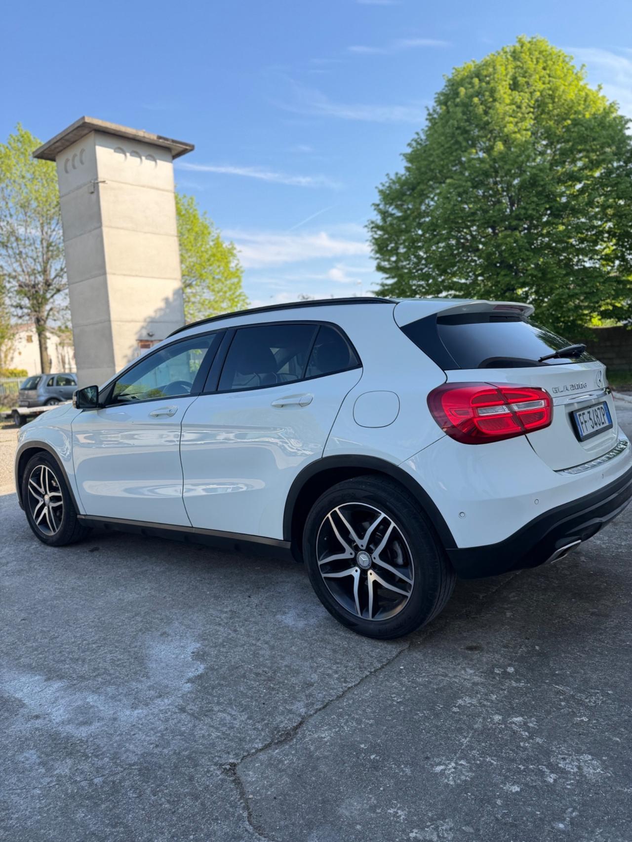 Mercedes-benz GLA 200 d Automatic Premium