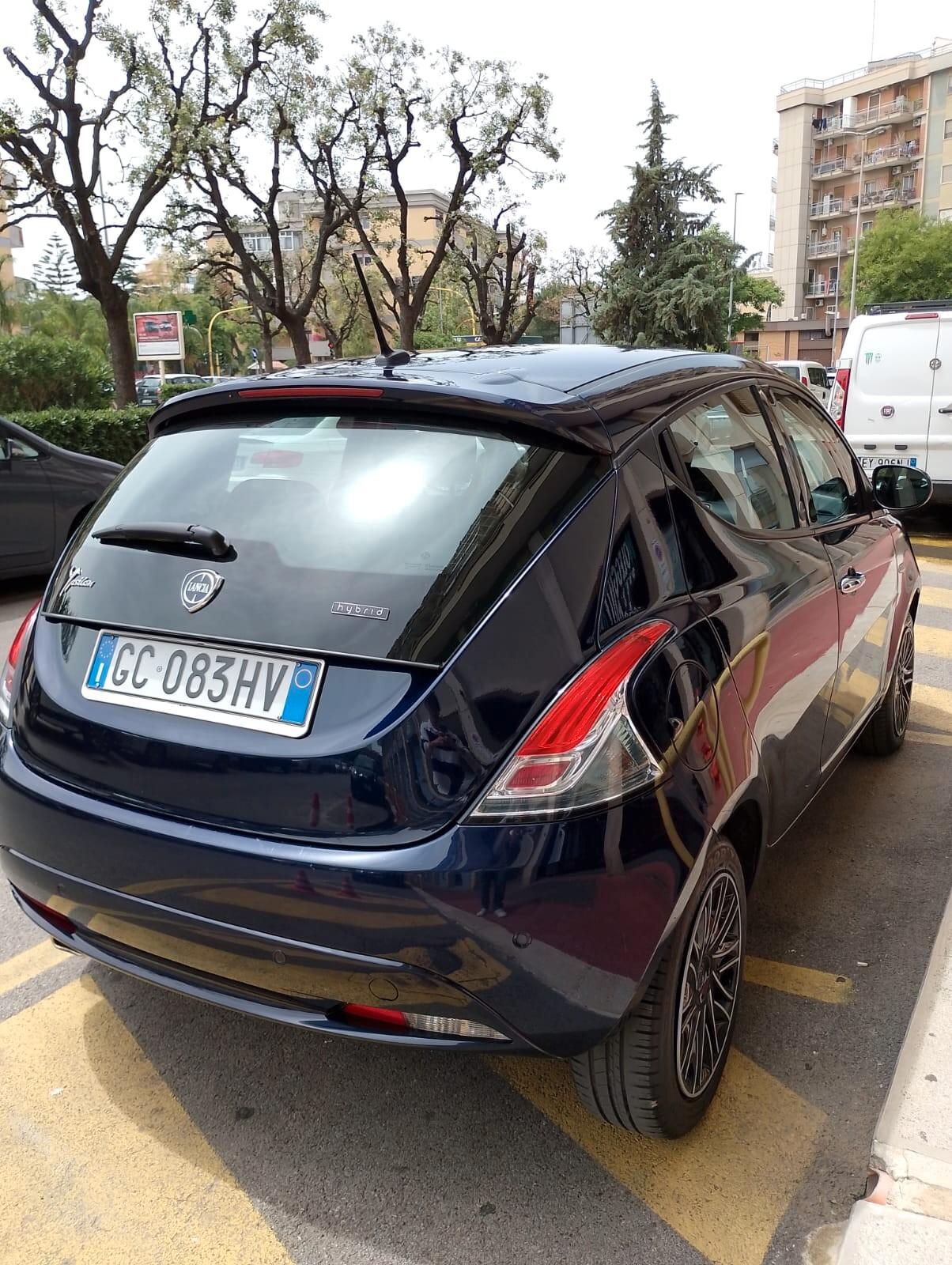 Lancia Ypsilon