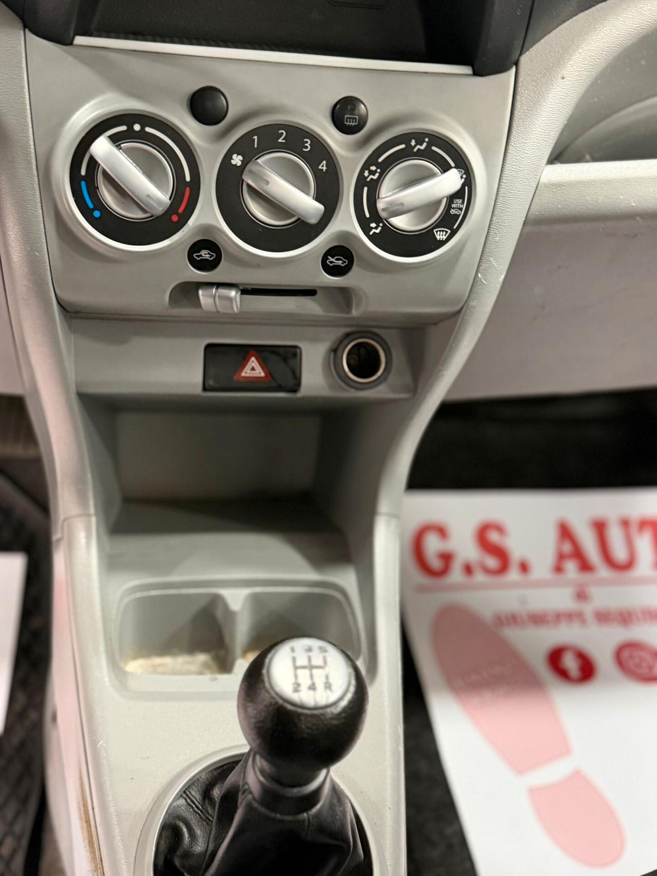 Nissan Pixo 2011 GPL