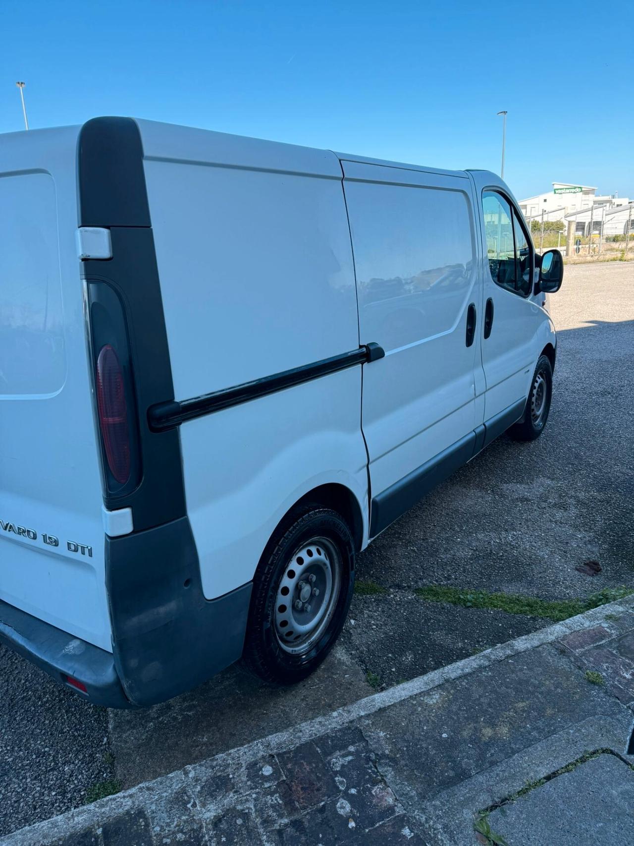 Opel Vivaro AUTOCARRO - 3 POSTI