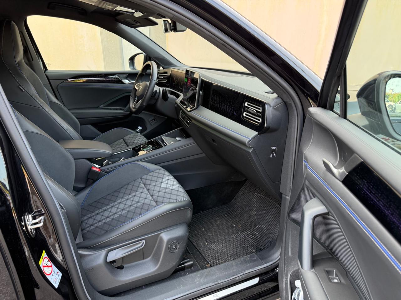 Volkswagen Tiguan 2.0 TDI 150 CV SCR DSG R-Line