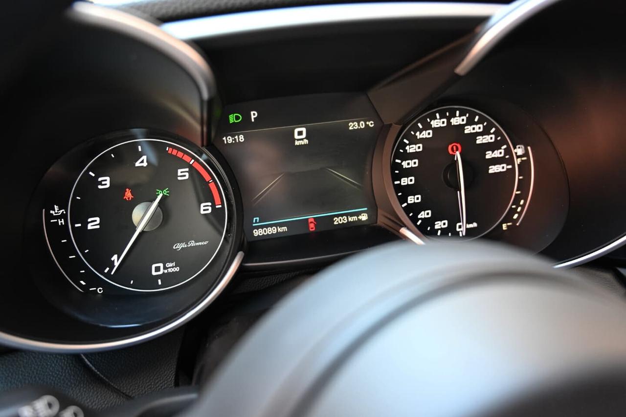 Alfa Romeo Giulia 2.2 Turbodiesel 160 CV AT8 Sprint
