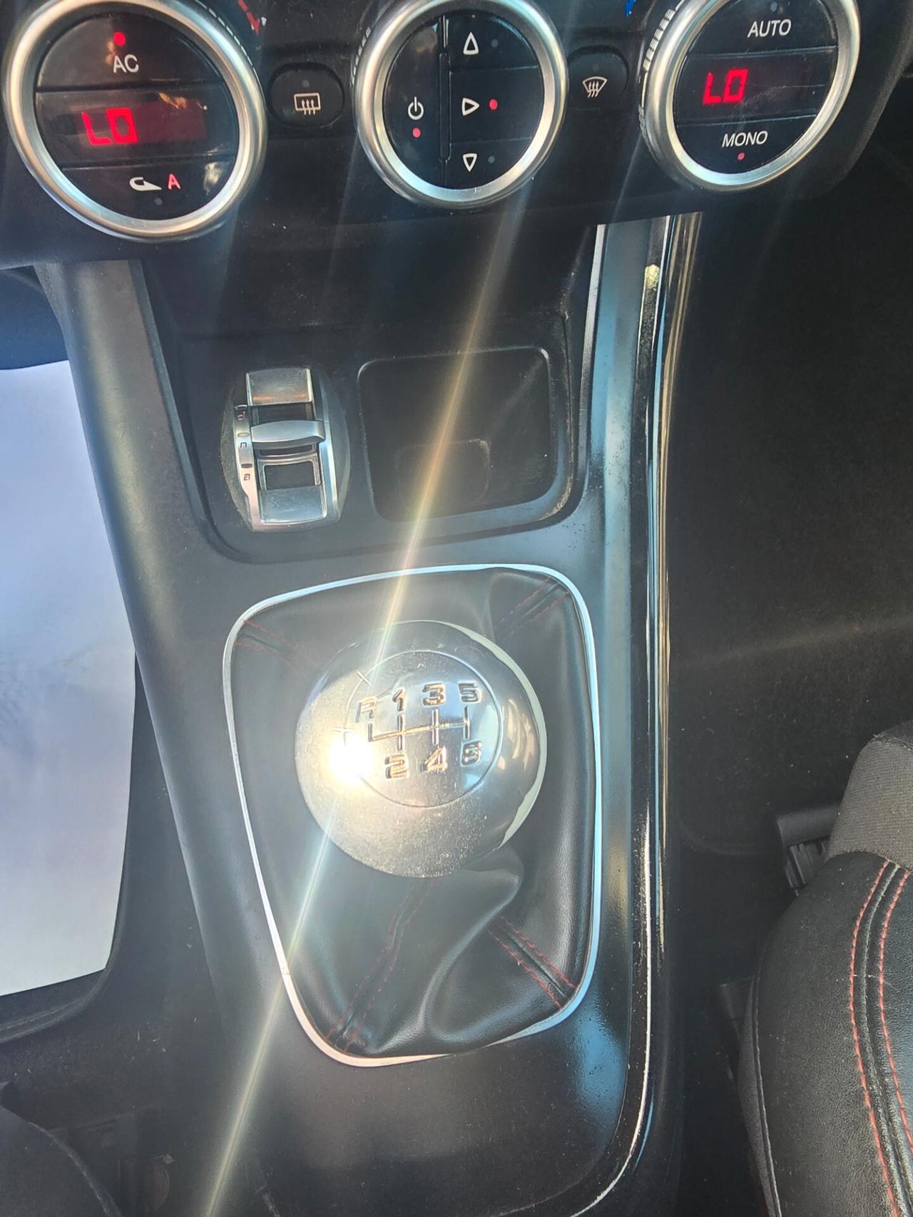 Alfa Romeo Giulietta 2.0 JTDm-2 140CV Distinctive