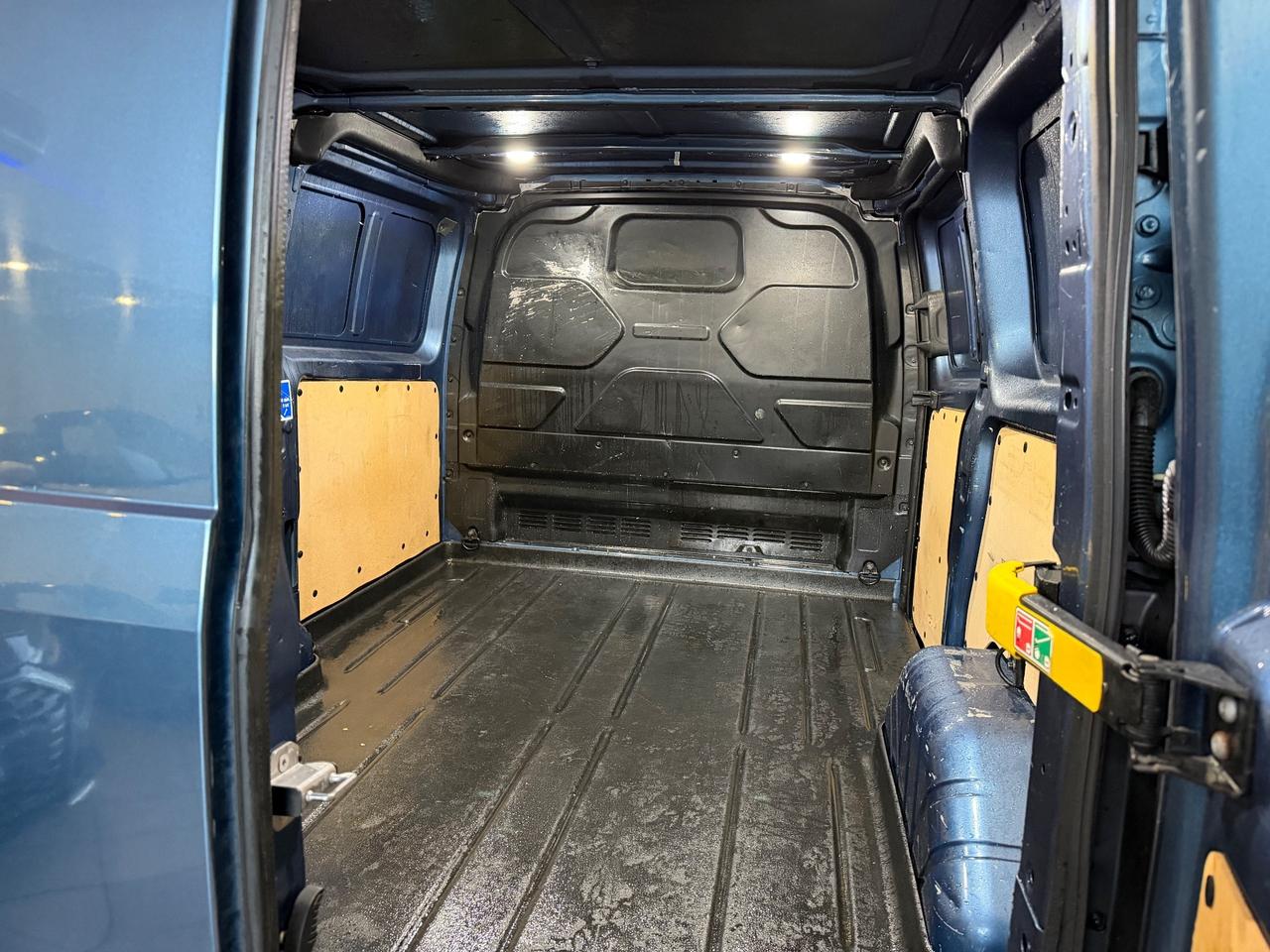Ford Transit Custom 300 2.0 EcoBlue + IVA