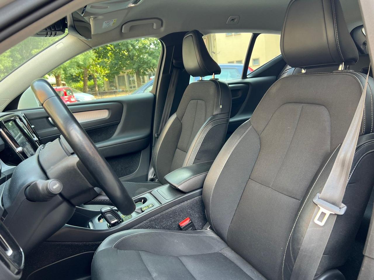Volvo XC40 Business Plus D3 #12032