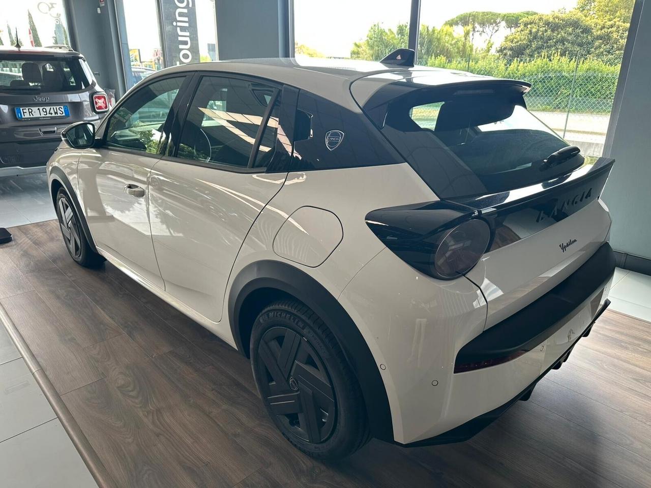 Lancia Ypsilon Hybrid e-DCT