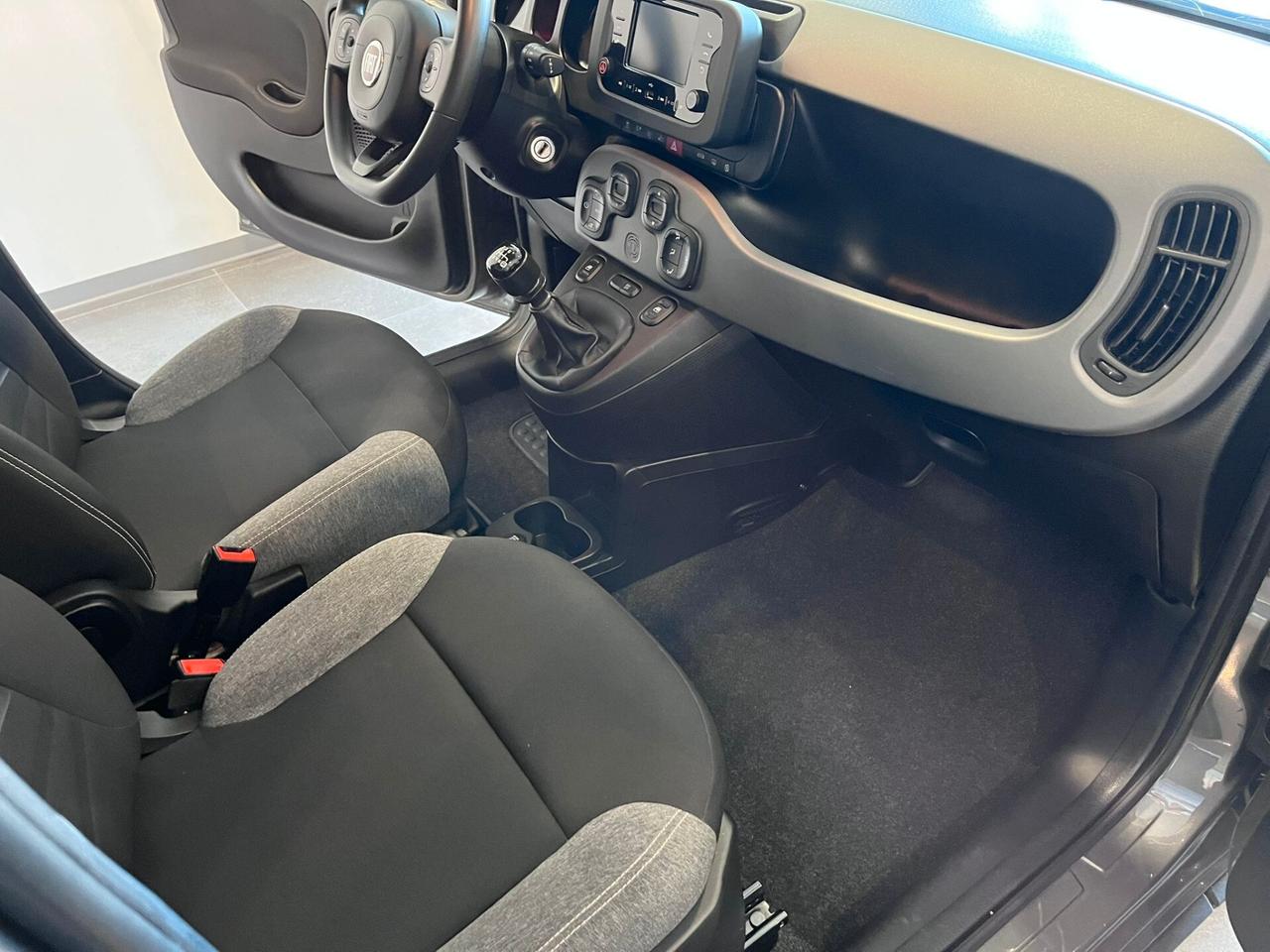 Fiat Panda 1.0 FireFly S&S Hybrid Garmin