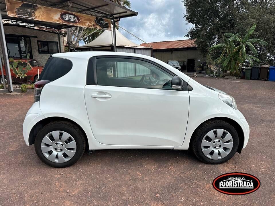 Toyota iQ 1.0 CVT Trend