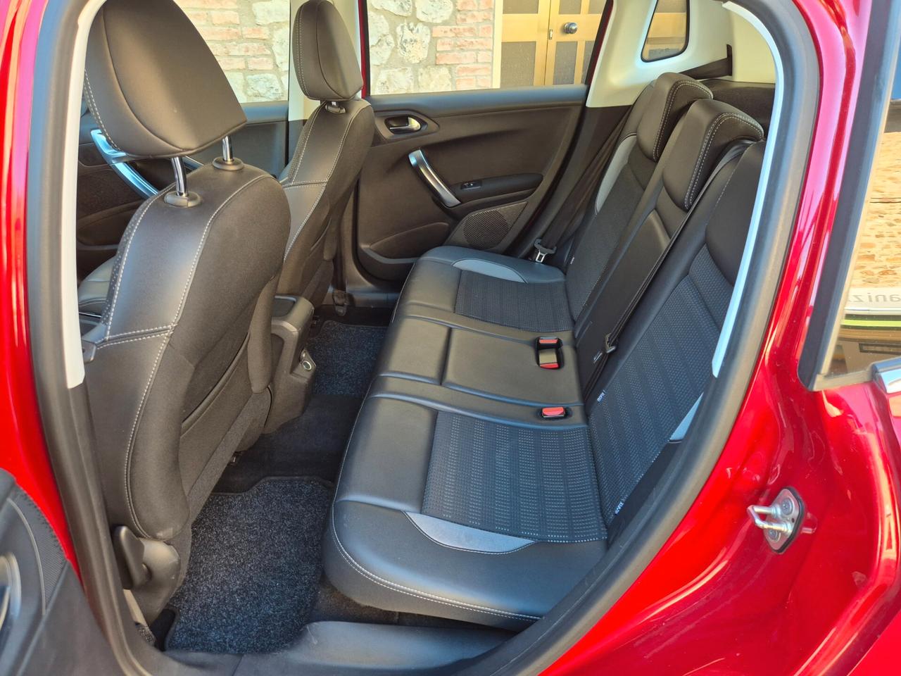 Peugeot 2008 PureTech Turbo 110 S&S Allure