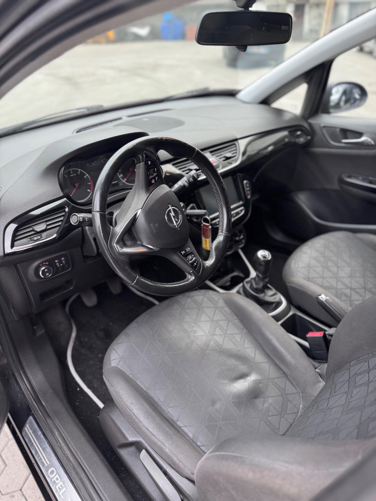 Opel Corsa 1.2 5 porte Black Edition