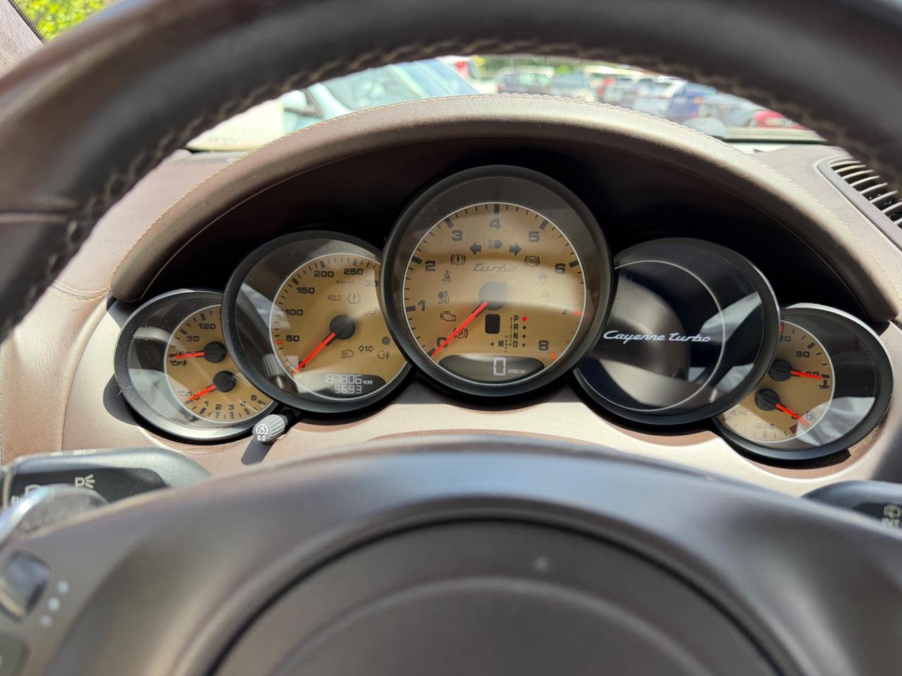 Porsche Cayenne 4.8 Turbo