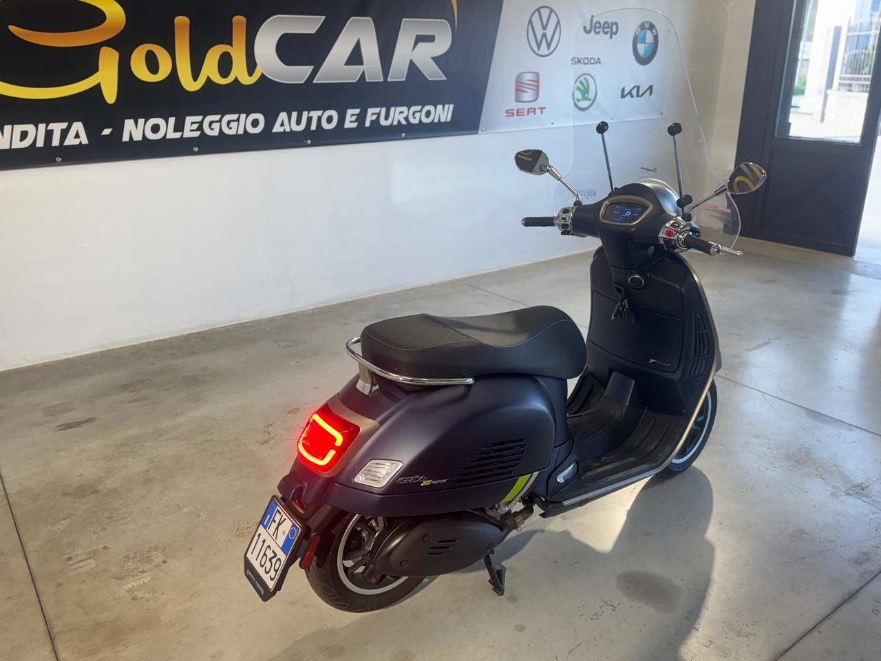 Vespa GTS 300 Super SUPER TECH