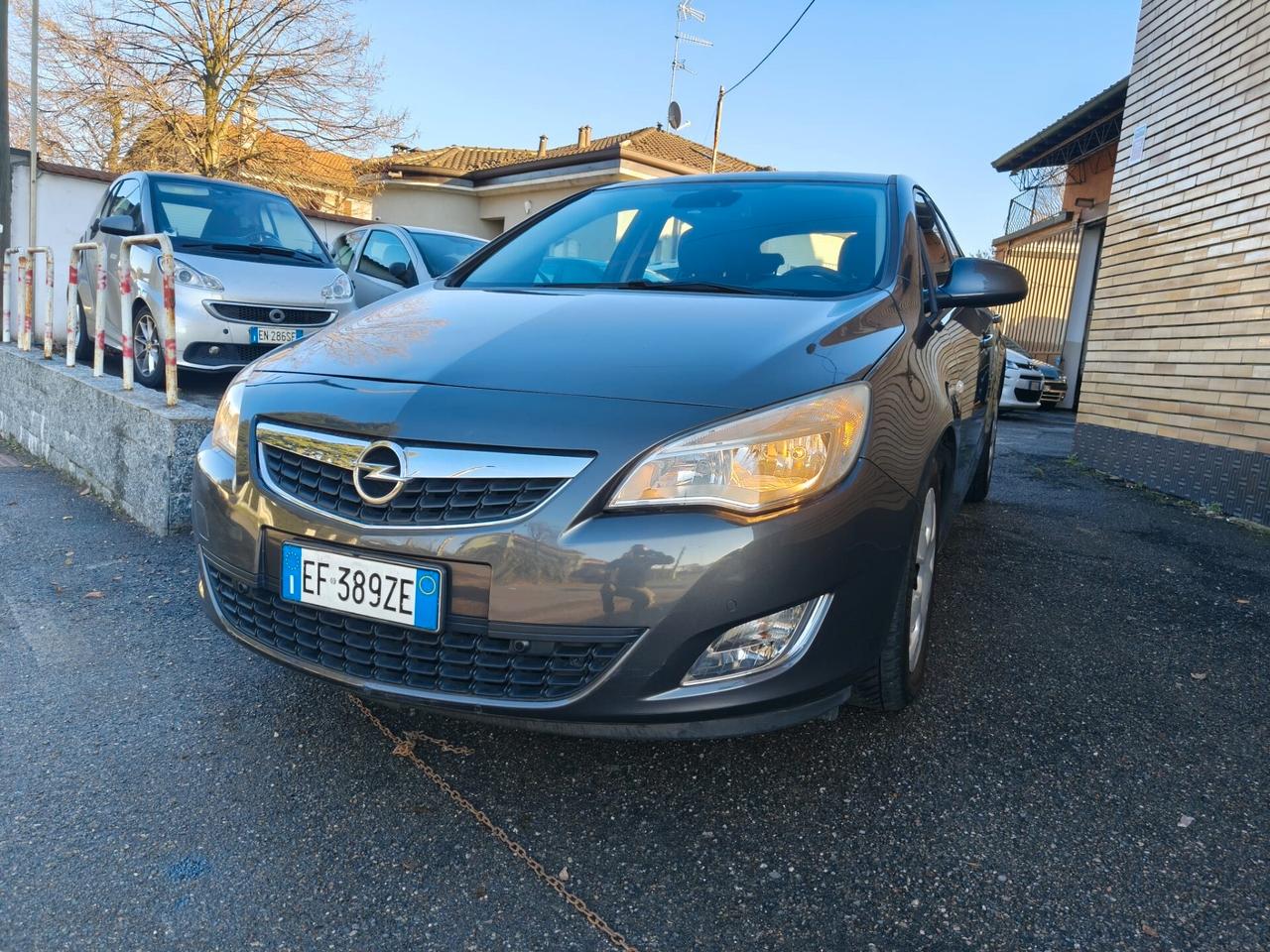 Opel Astra 1.4 100CV 5 porte Elective