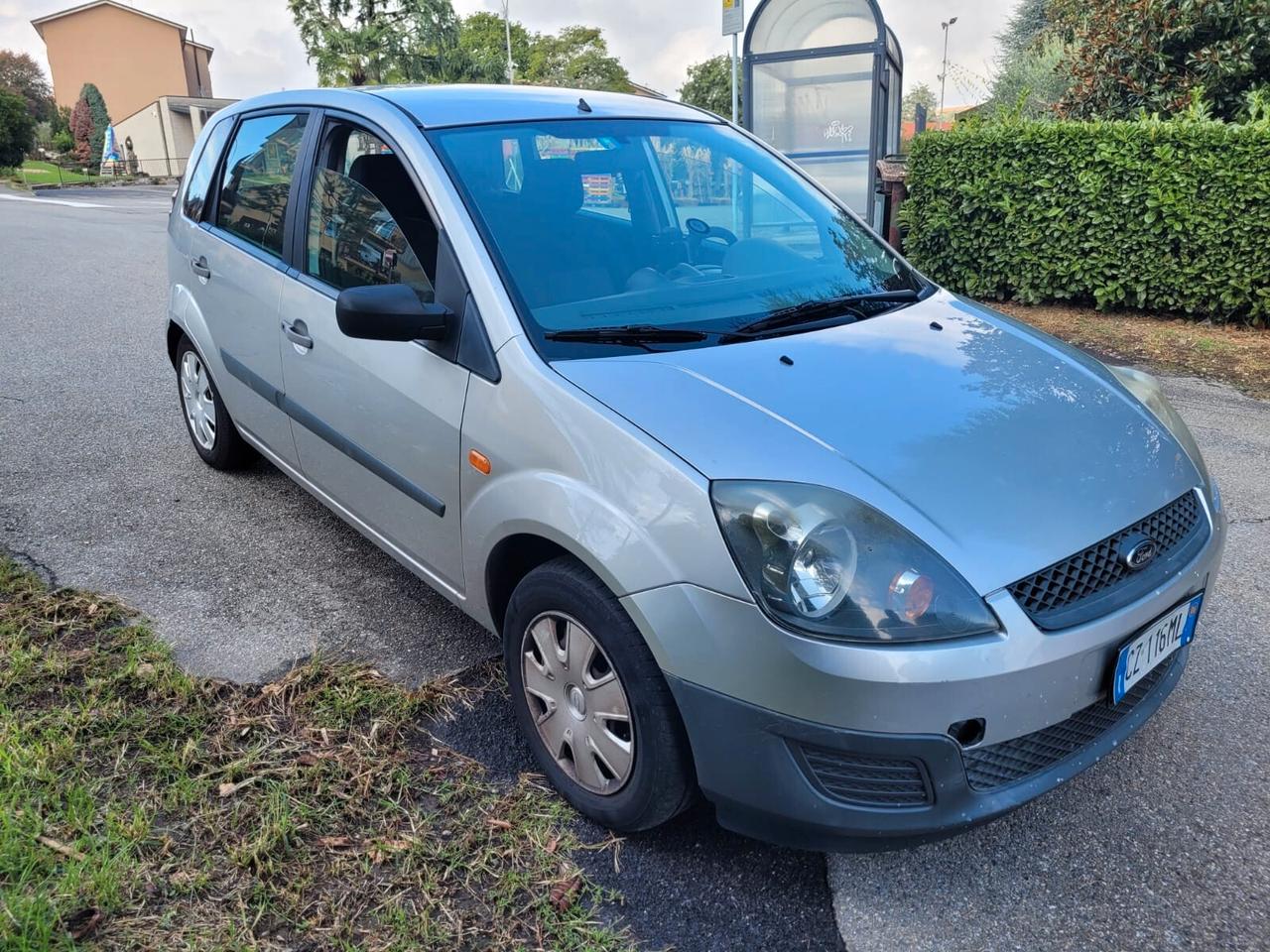Ford Fiesta 1.4 TDCi 5p. Ghia ADATTA AI NEOPATENTATI