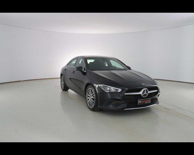 MERCEDES-BENZ CLA 180 d Automatic Premium