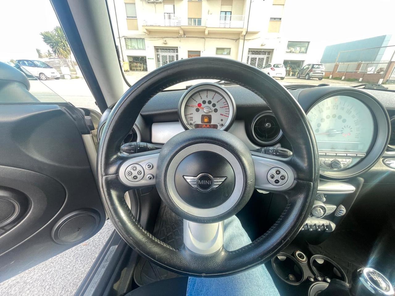 Mini 1.4 16V One Chili