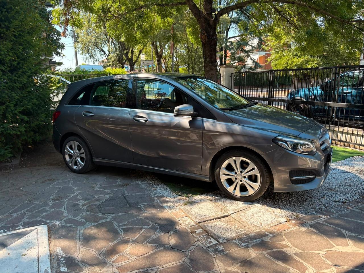 Mercedes-benz B 180 d Automatic Executive