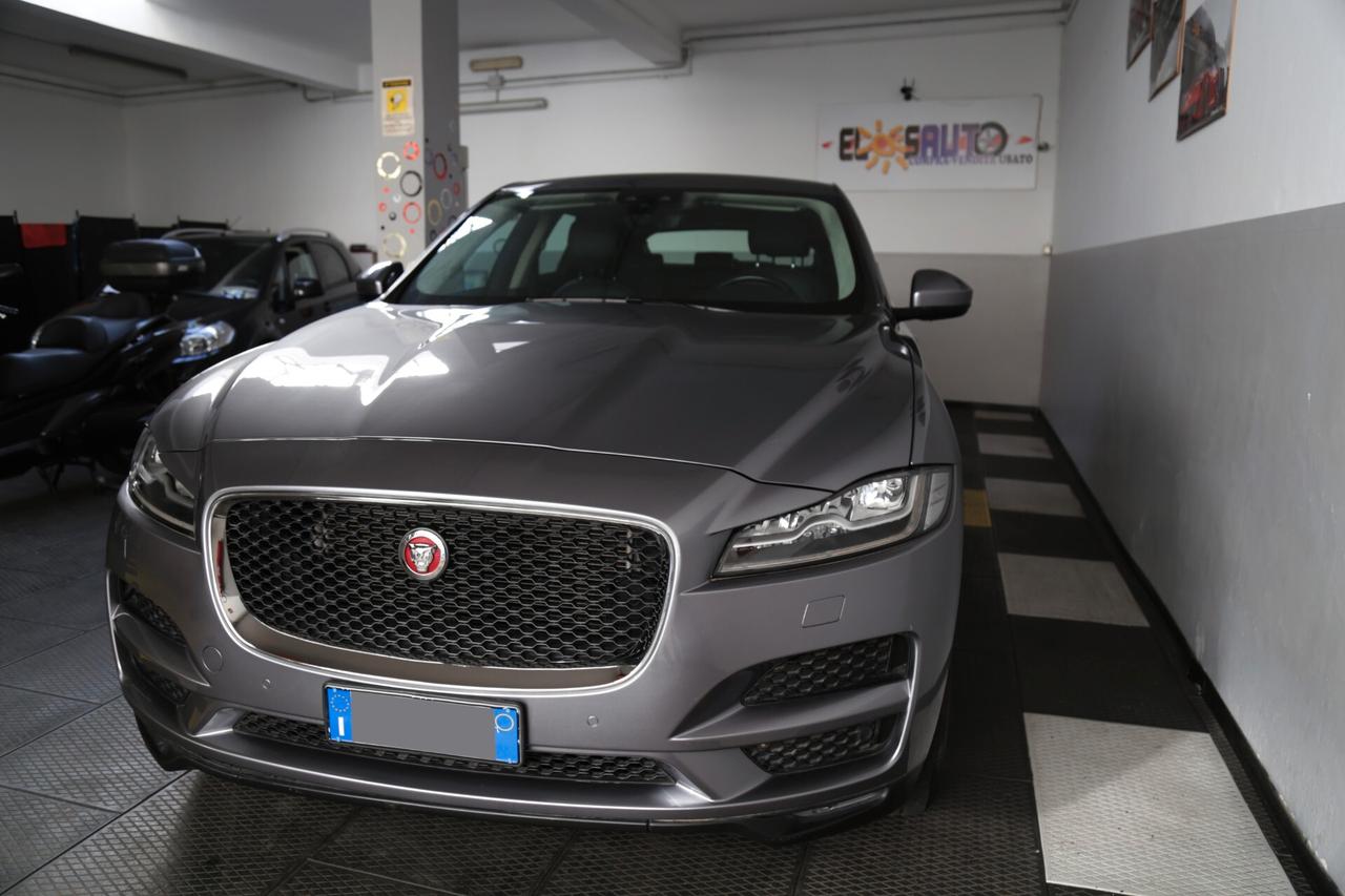 Jaguar F-Pace 2.0 D 180 CV AWD aut. Chequered Flag