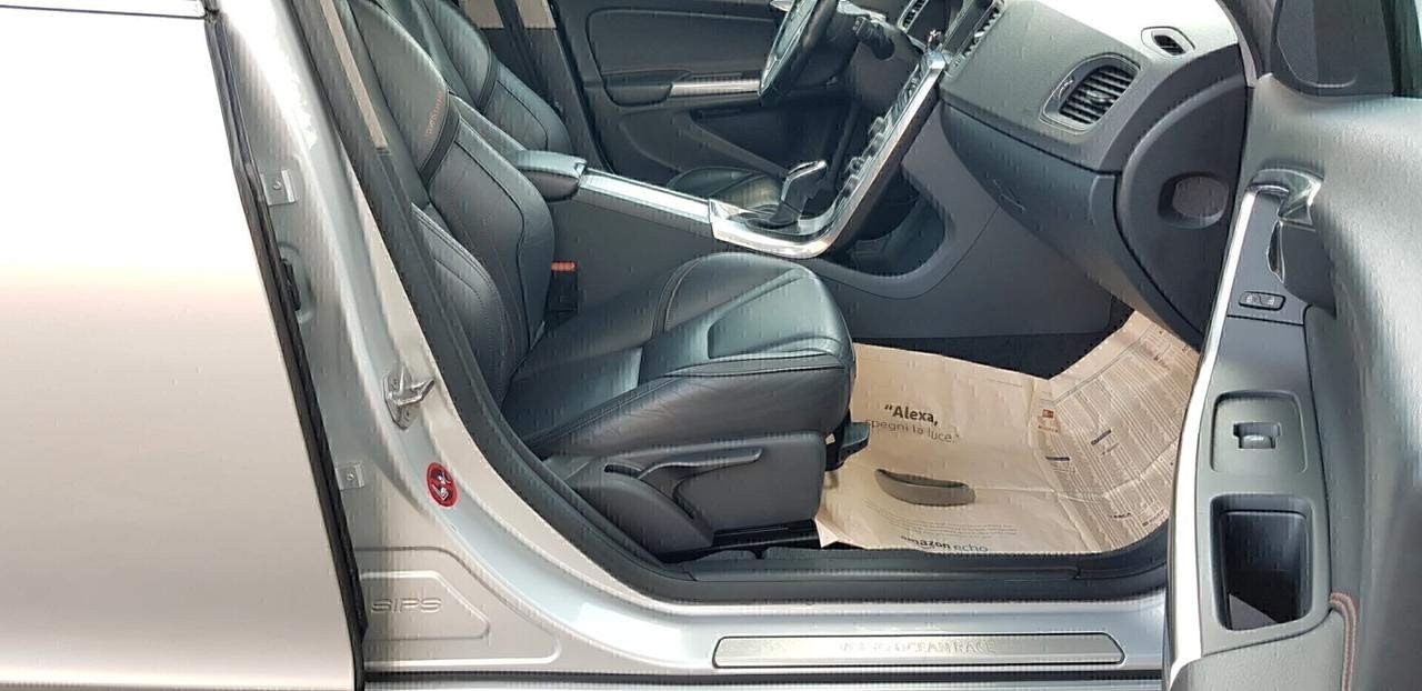 Volvo V60 2.0 d 150 cv D3 Geartronic Volvo Ocean Race,pelle,cambio automatico,navi,cruise control,cerchi 18