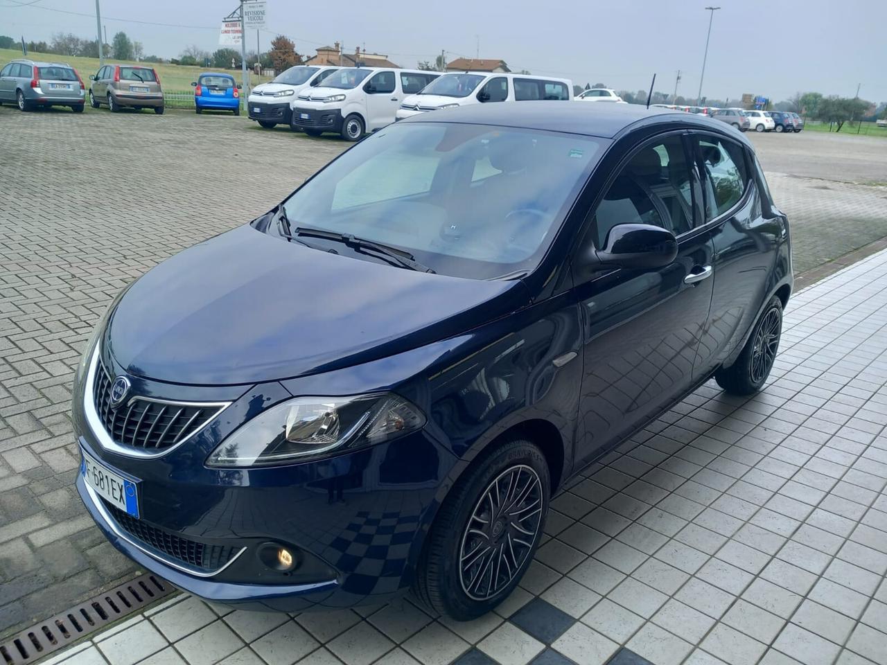 Lancia Ypsilon 1.0 FireFly 5 porte S&S Hybrid Ecochic Gold