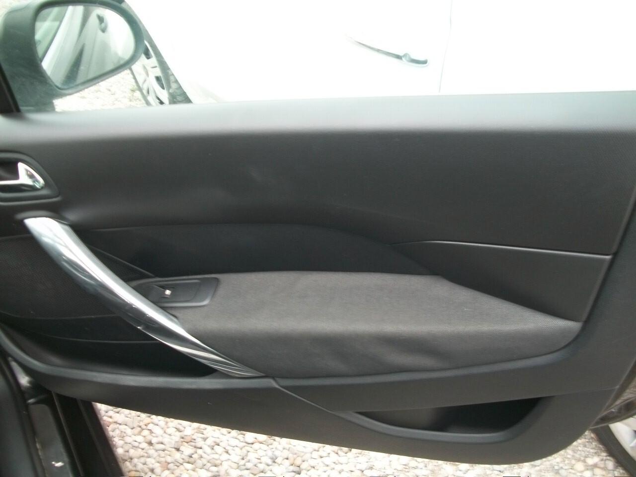 Peugeot 308 1.6 e-HDi 112CV Stop&Start CC Allure CAPRIO NERA 06 MARCE GARANZIA UN ANNO