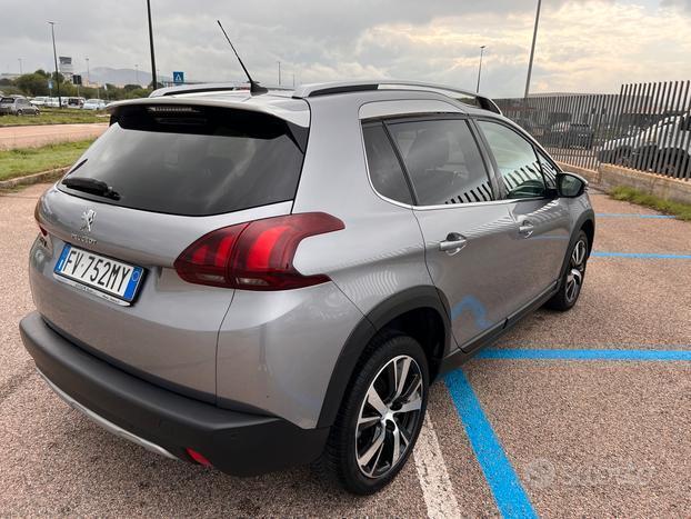 Peugeot 2008 BlueHDi 100 S&S Black Matt