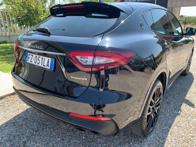 MASERATI Levante V6 Diesel AWD Gransport * Nerissimo edition*