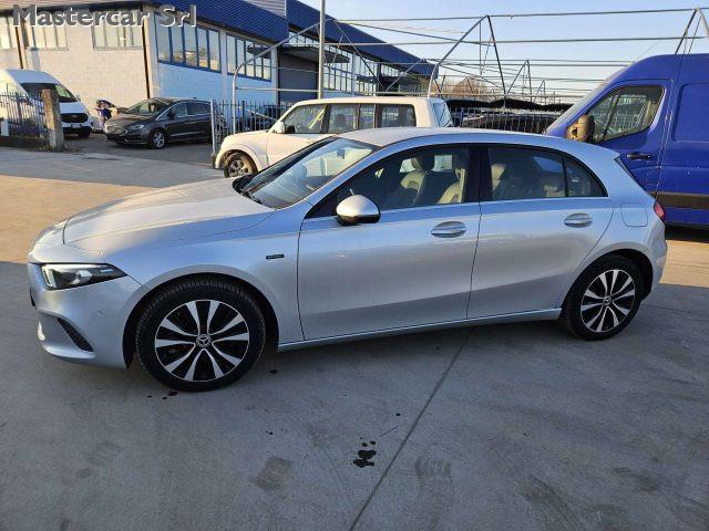MERCEDES-BENZ A 250 e eq-power Business Extra auto - GC736ZY
