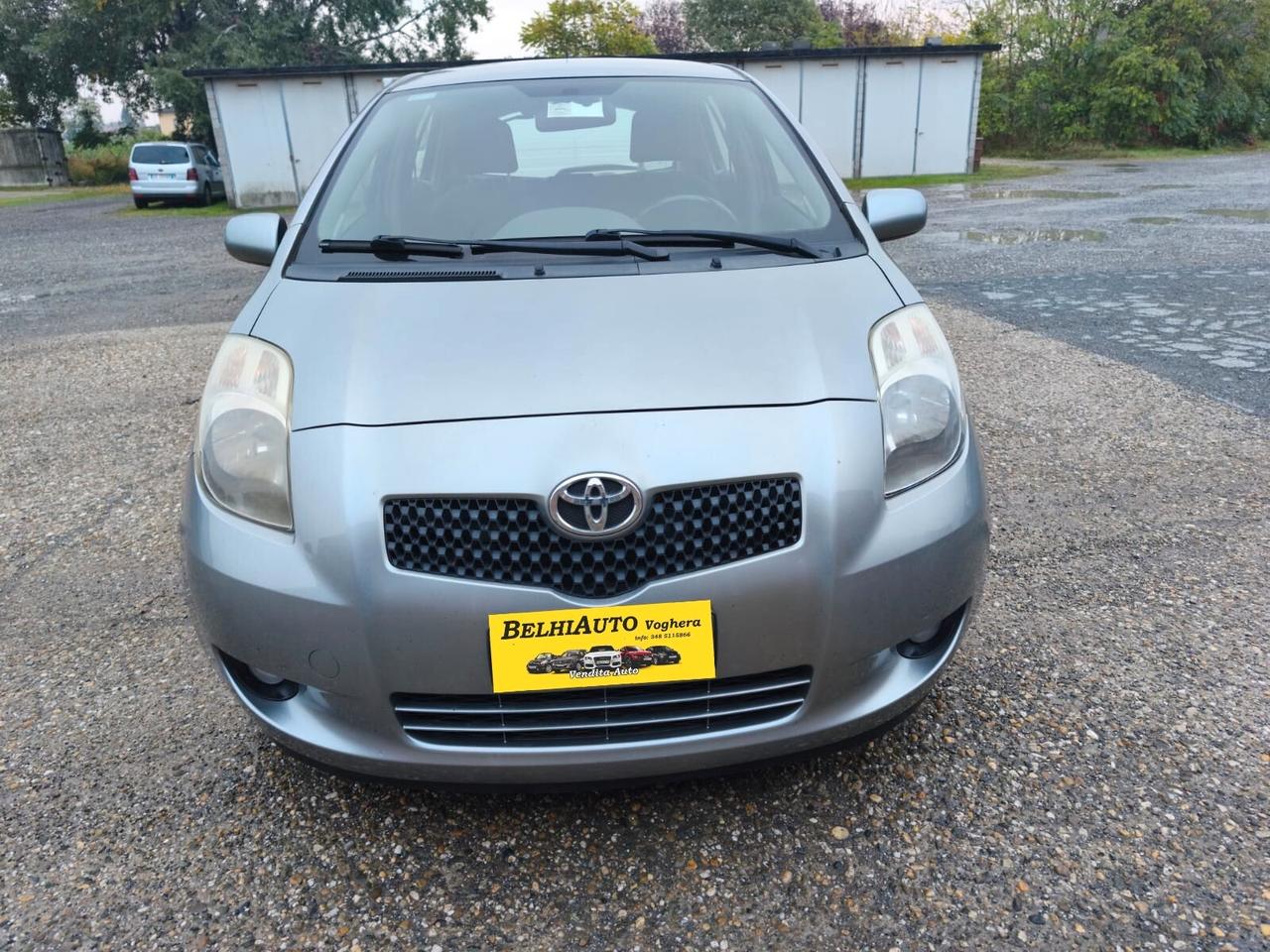 Toyota Yaris 2006--1.0 Benzina Neopatentati