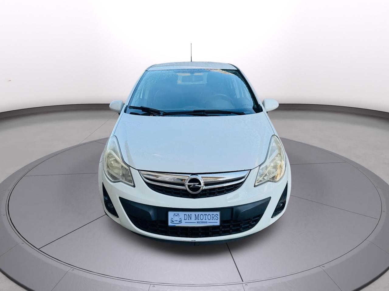 Opel Corsa 1.2 benzina gpl anno 2013