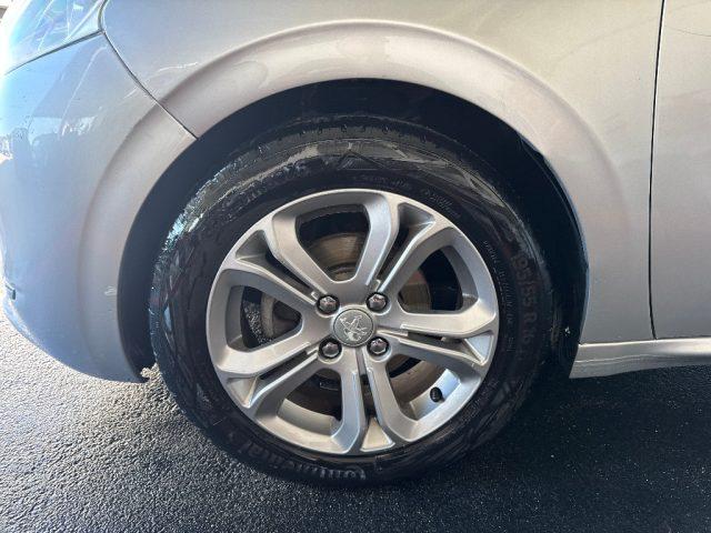 PEUGEOT 208 1.4 8V HDi 68CV 5p. Allure