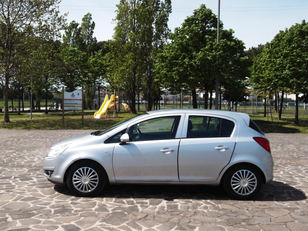 Opel Corsa 1.2 GPL Casa Neopatentati 2010