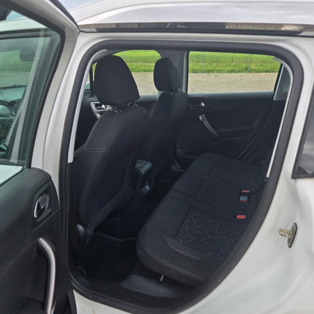 Peugeot 2008 1.2 VTi 82CV Access