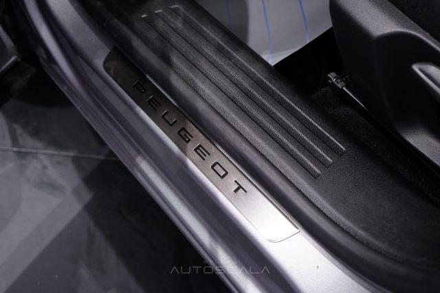 PEUGEOT 2008 Hybrid 136 e-DCS6 GT #Tetto