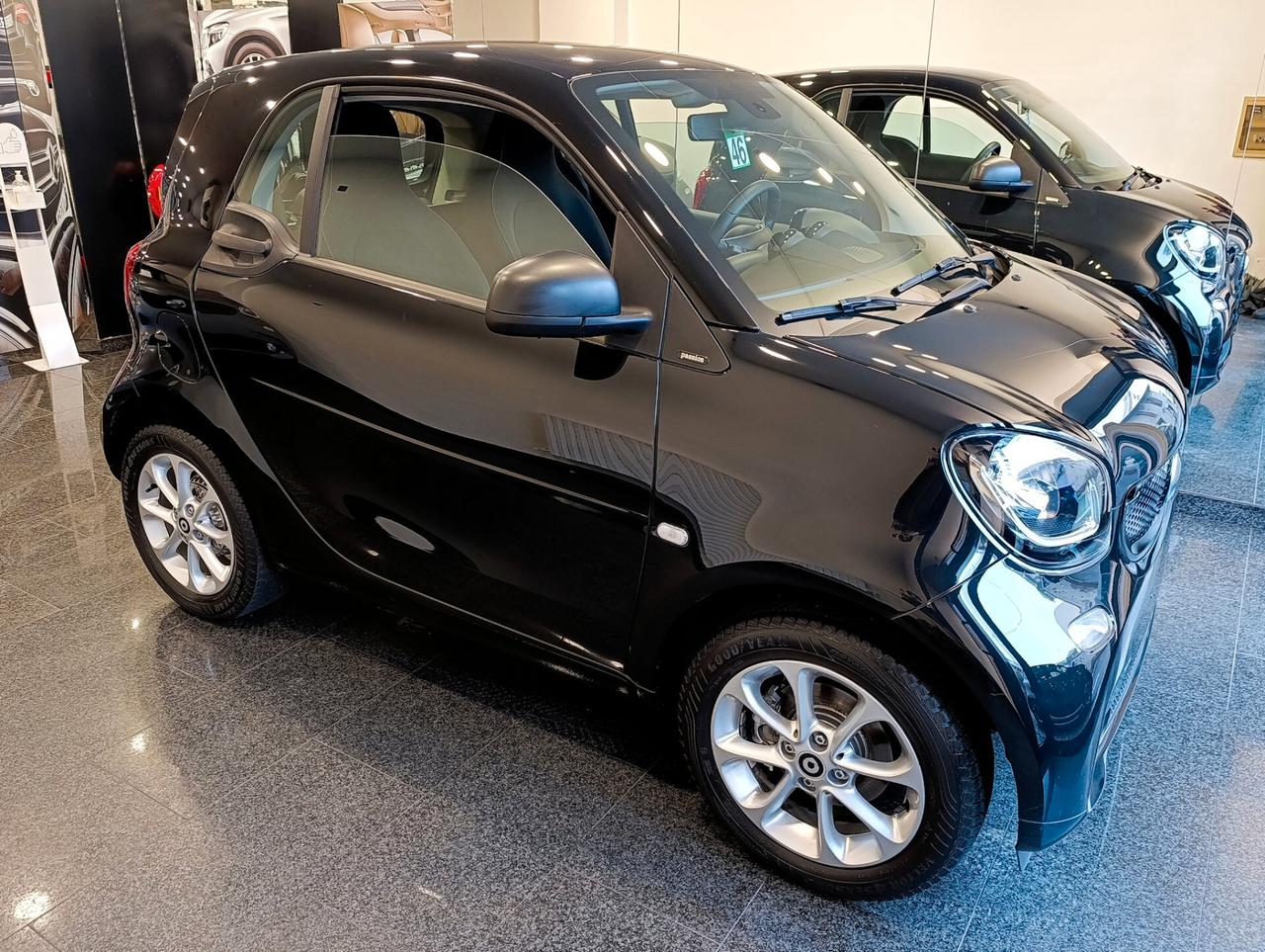 Smart ForTwo 70 1.0 twinamic Passion km 25.741 del 2019