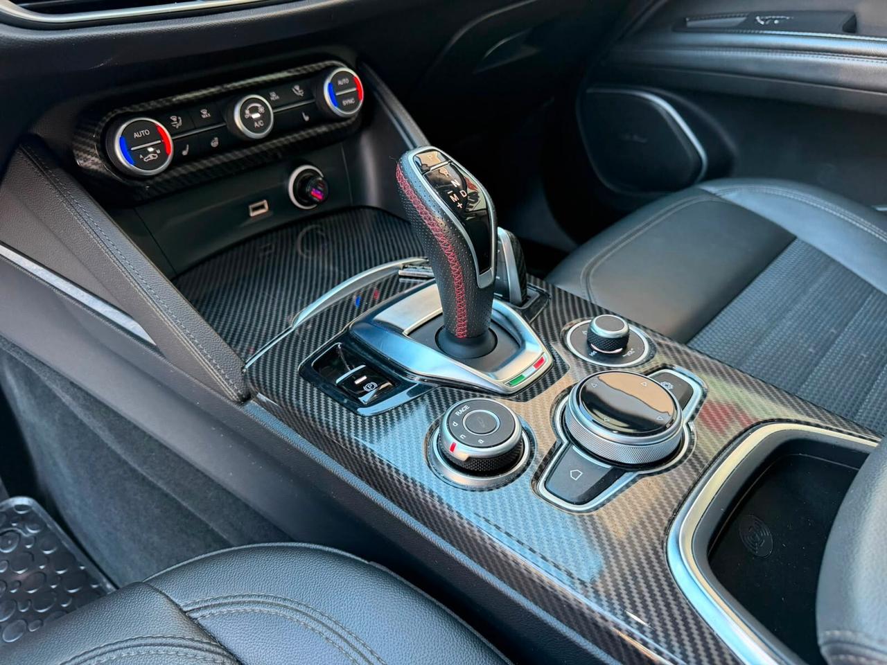 Alfa Romeo Stelvio 2.2 210 CV AT8 Q4 Veloce