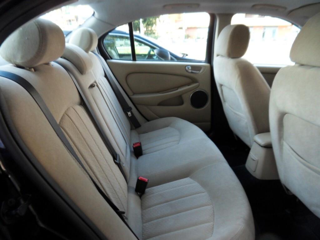 Jaguar X-Type 2.2D cat Classic