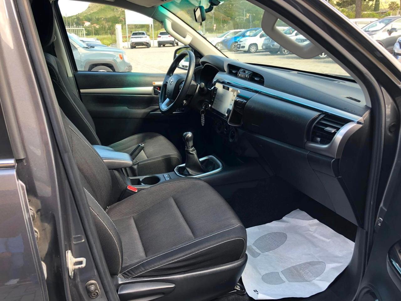 Toyota Hilux 2.4 D-4D 4WD Lounge 2022