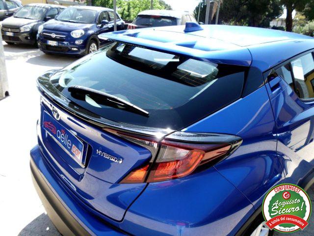 TOYOTA C-HR 1.8 Hybrid E-CVT Business