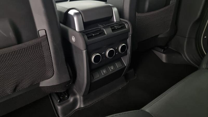 Land Rover Defender 110 3.0D I6 250 CV AWD Auto X-Dynamic SE