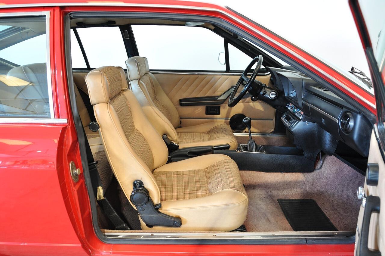 Alfa Romeo Alfetta Gt 1.6 ASI Rosso Alfa