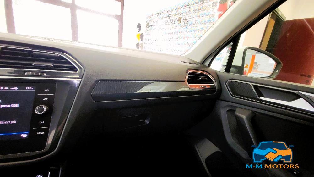 VOLKSWAGEN Tiguan 1.6 TDI SCR Sport BlueMotion Technology