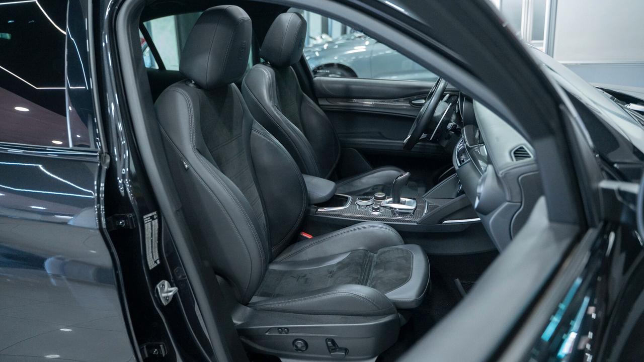 Alfa Romeo Stelvio VELOCE 2.2 Ti Q4 210 CV 20" TETTO CARBON AUTO XENON FULL OPTIONAL