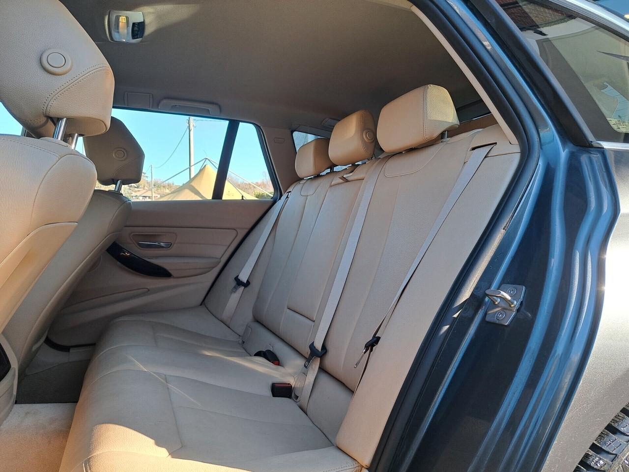 Bmw 330dA Touring Luxury/ AUT