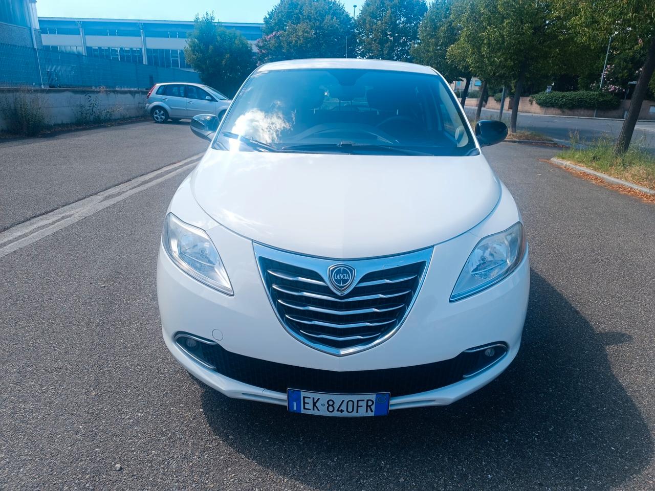 Lancia Ypsilon 1.3 MJT 75 CV SOLAMENTE 129.000 KM