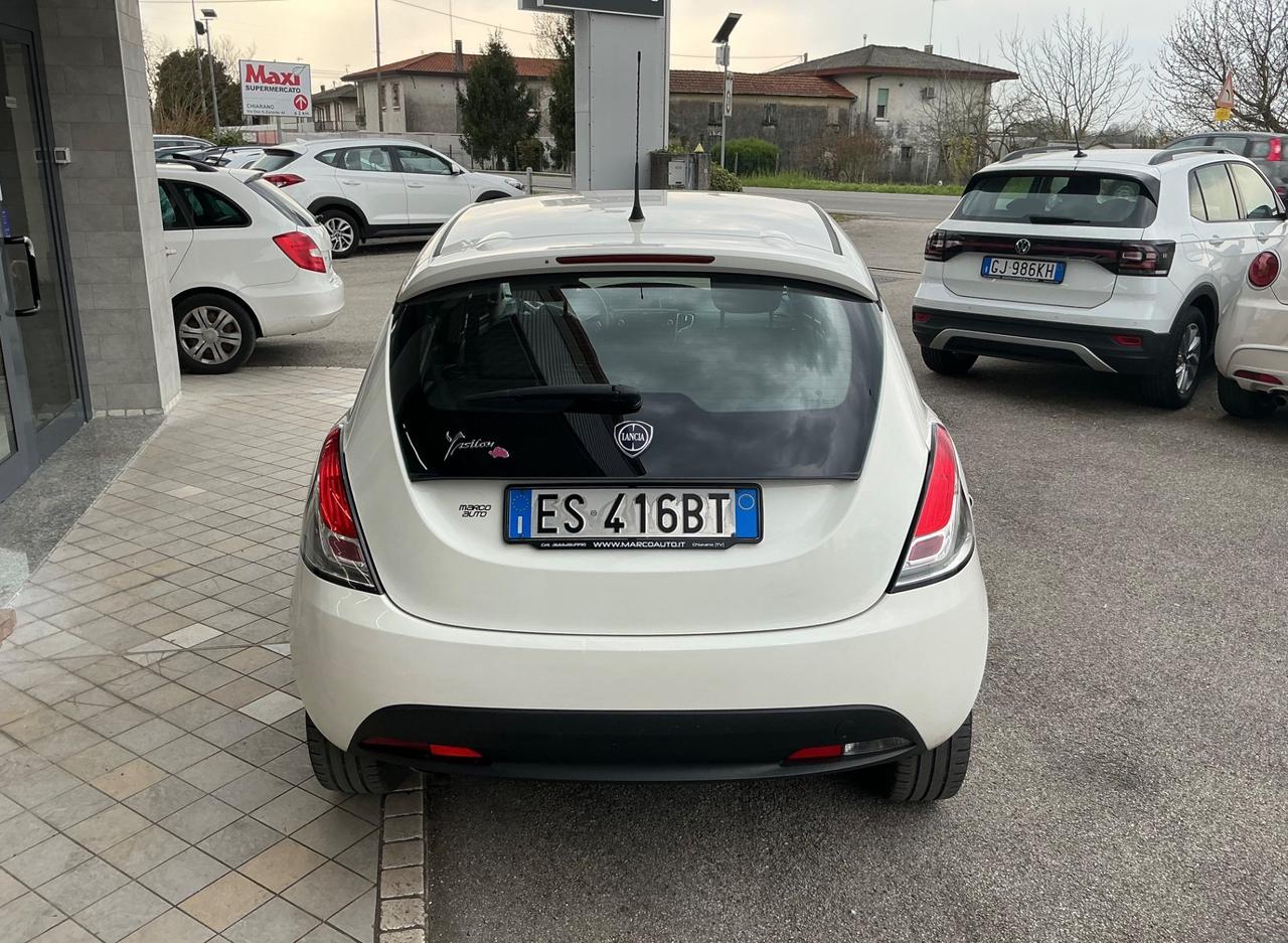 Lancia Ypsilon 1.2 benzina Neopatentati